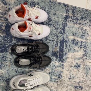 Bundle of six sneakers that I haven’t worn or that can’t fit me